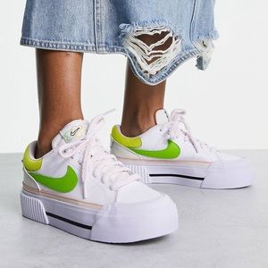 Nike Women's Sneakers White and Green
